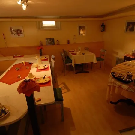 Victor's Bed & Breakfast 2*